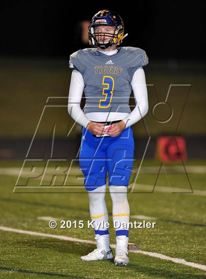 Thumbnail 3 in Alba-Golden vs. Leonard (UIL 3A Division 2 Region 2 Bi-District Playoff) photogallery.