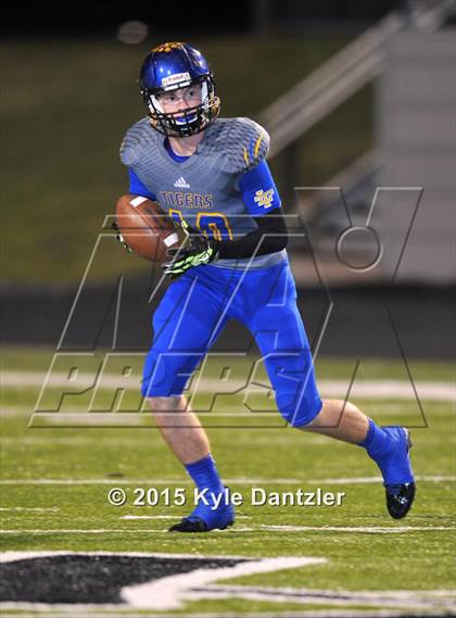 Thumbnail 1 in Alba-Golden vs. Leonard (UIL 3A Division 2 Region 2 Bi-District Playoff) photogallery.