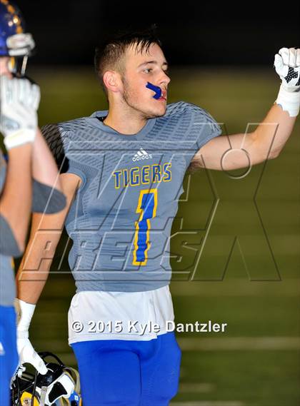 Thumbnail 2 in Alba-Golden vs. Leonard (UIL 3A Division 2 Region 2 Bi-District Playoff) photogallery.