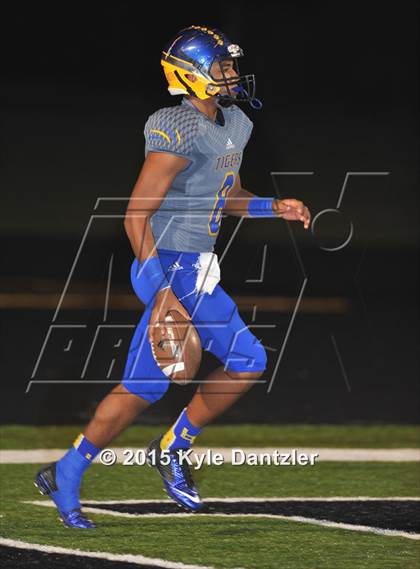 Thumbnail 3 in Alba-Golden vs. Leonard (UIL 3A Division 2 Region 2 Bi-District Playoff) photogallery.