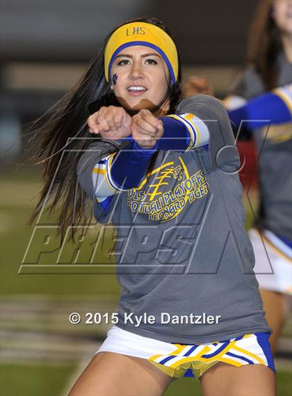 Thumbnail 1 in Alba-Golden vs. Leonard (UIL 3A Division 2 Region 2 Bi-District Playoff) photogallery.