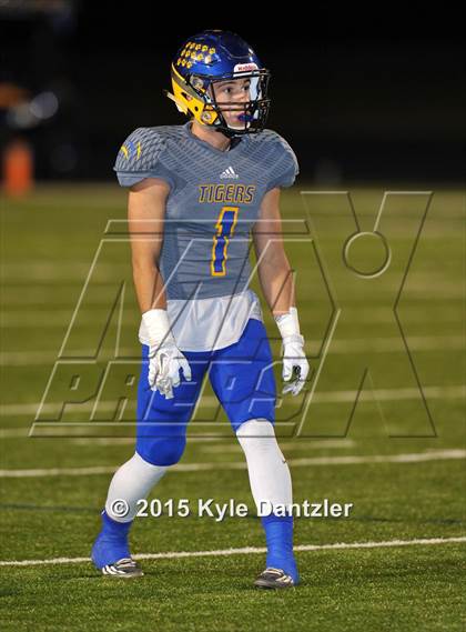 Thumbnail 1 in Alba-Golden vs. Leonard (UIL 3A Division 2 Region 2 Bi-District Playoff) photogallery.