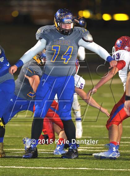 Thumbnail 3 in Alba-Golden vs. Leonard (UIL 3A Division 2 Region 2 Bi-District Playoff) photogallery.