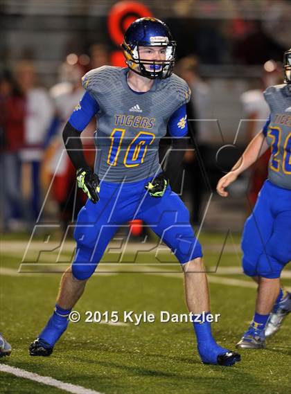 Thumbnail 1 in Alba-Golden vs. Leonard (UIL 3A Division 2 Region 2 Bi-District Playoff) photogallery.