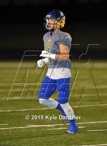 Thumbnail 1 in Alba-Golden vs. Leonard (UIL 3A Division 2 Region 2 Bi-District Playoff) photogallery.