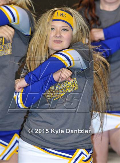 Thumbnail 3 in Alba-Golden vs. Leonard (UIL 3A Division 2 Region 2 Bi-District Playoff) photogallery.