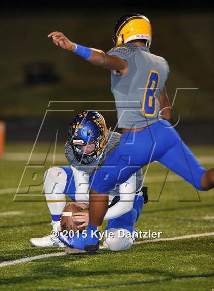 Thumbnail 2 in Alba-Golden vs. Leonard (UIL 3A Division 2 Region 2 Bi-District Playoff) photogallery.