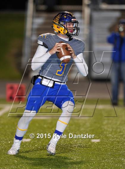 Thumbnail 1 in Alba-Golden vs. Leonard (UIL 3A Division 2 Region 2 Bi-District Playoff) photogallery.