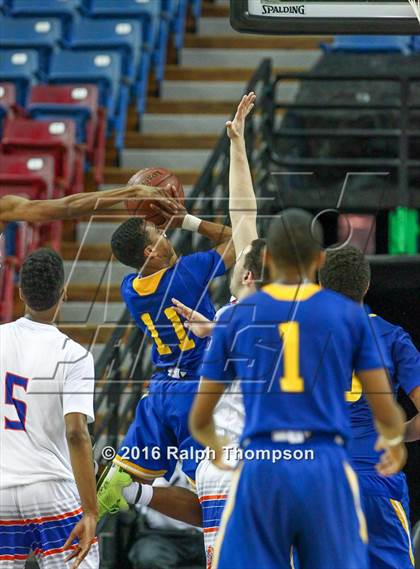 Thumbnail 2 in St. Bernard vs. St. Joseph Notre Dame (CIF State D5 Final) photogallery.