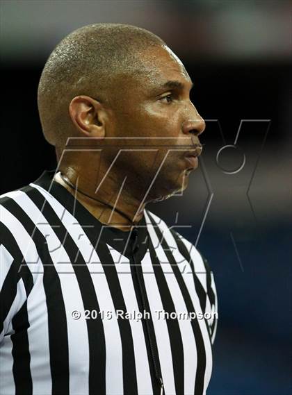 Thumbnail 3 in St. Bernard vs. St. Joseph Notre Dame (CIF State D5 Final) photogallery.