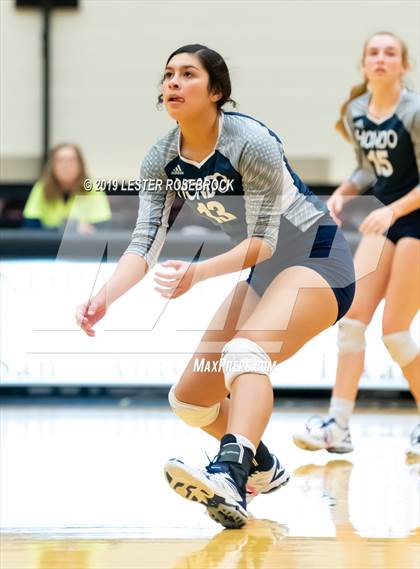 Thumbnail 2 in La Vernia vs. Hondo (UIL Regional Quarter Finals) photogallery.