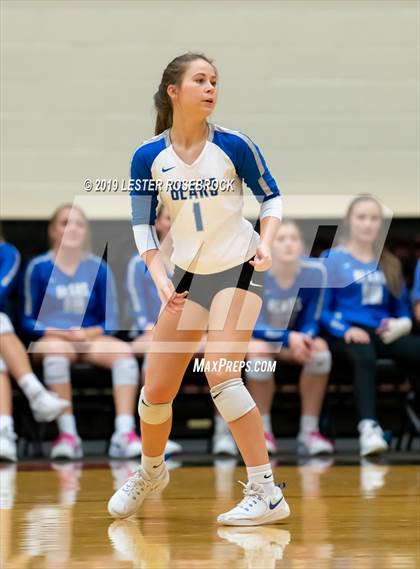 Thumbnail 2 in La Vernia vs. Hondo (UIL Regional Quarter Finals) photogallery.