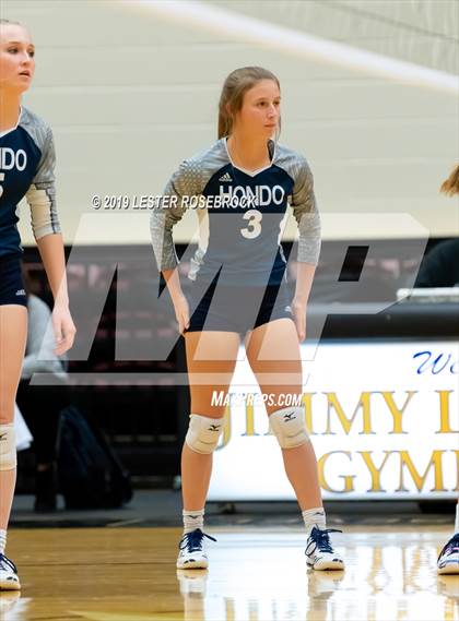 Thumbnail 2 in La Vernia vs. Hondo (UIL Regional Quarter Finals) photogallery.