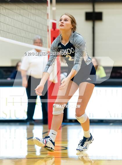 Thumbnail 1 in La Vernia vs. Hondo (UIL Regional Quarter Finals) photogallery.