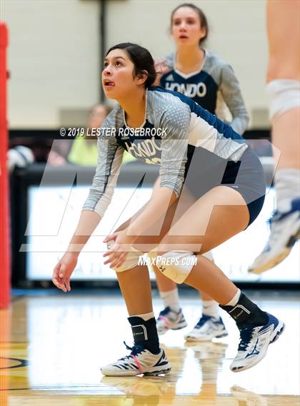 Thumbnail 2 in La Vernia vs. Hondo (UIL Regional Quarter Finals) photogallery.