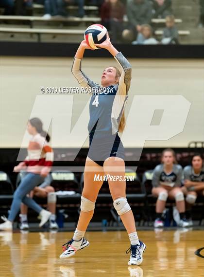 Thumbnail 2 in La Vernia vs. Hondo (UIL Regional Quarter Finals) photogallery.
