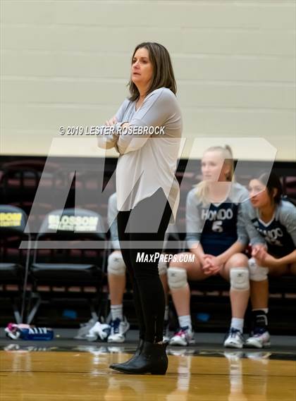 Thumbnail 2 in La Vernia vs. Hondo (UIL Regional Quarter Finals) photogallery.