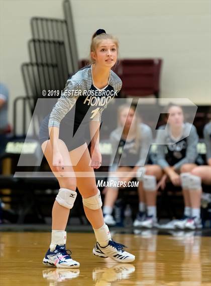 Thumbnail 2 in La Vernia vs. Hondo (UIL Regional Quarter Finals) photogallery.