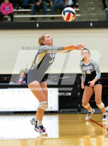 Thumbnail 3 in La Vernia vs. Hondo (UIL Regional Quarter Finals) photogallery.