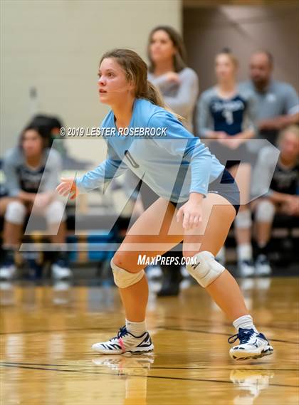 Thumbnail 3 in La Vernia vs. Hondo (UIL Regional Quarter Finals) photogallery.