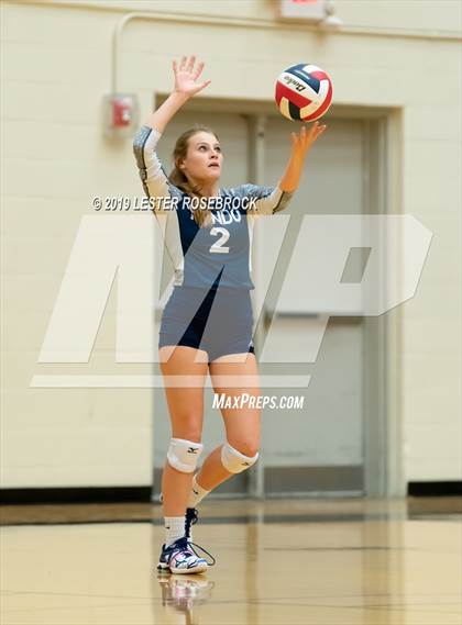 Thumbnail 3 in La Vernia vs. Hondo (UIL Regional Quarter Finals) photogallery.