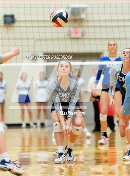 Thumbnail 2 in La Vernia vs. Hondo (UIL Regional Quarter Finals) photogallery.