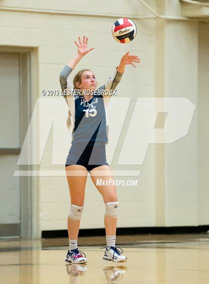 Thumbnail 2 in La Vernia vs. Hondo (UIL Regional Quarter Finals) photogallery.