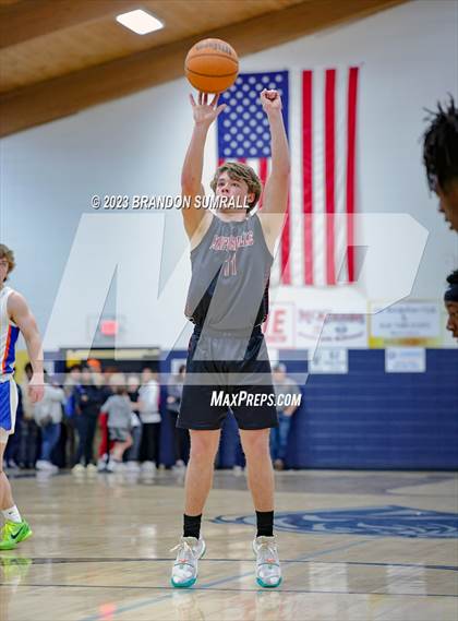 Thumbnail 3 in Chilton County vs Maplesville (Chilton County Tournament) photogallery.