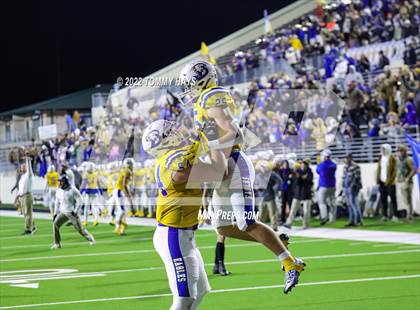 Thumbnail 2 in Whitesboro vs Brock (UIL 3A D-1 Quarterfinals) photogallery.