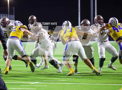 Thumbnail 2 in Whitesboro vs Brock (UIL 3A D-1 Quarterfinals) photogallery.