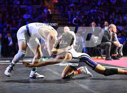 Thumbnail 3 in UIL 6A Championship Finals 126, 132, 138lb photogallery.