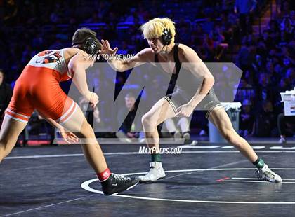 Thumbnail 2 in UIL 6A Championship Finals 126, 132, 138lb photogallery.