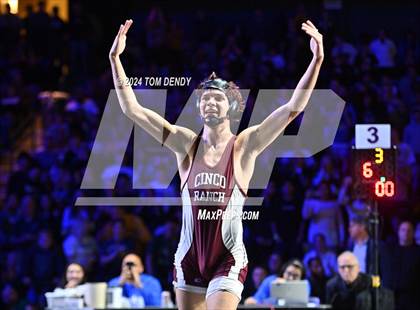 Thumbnail 3 in UIL 6A Championship Finals 126, 132, 138lb photogallery.