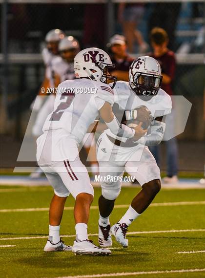 Thumbnail 3 in Cameron Yoe @ China Spring photogallery.
