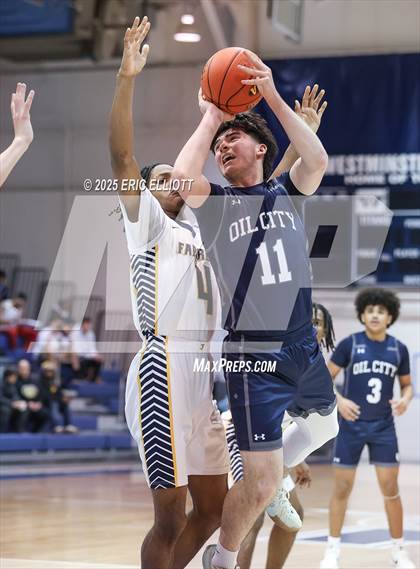 Thumbnail 3 in Oil City vs Farrell (PIAA D10 4A 5th Place) photogallery.