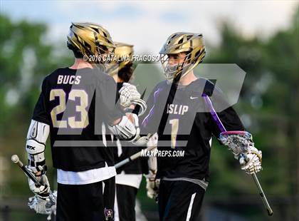 Thumbnail 3 in Islip vs. Pelham Memorial (NYSPHSAA Class C East Semifinal) photogallery.