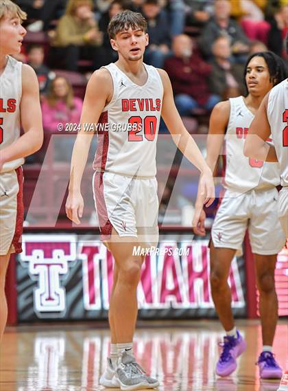 Thumbnail 2 in Chapel Hill vs. Kountze (Holiday Hoops Tournament) photogallery.