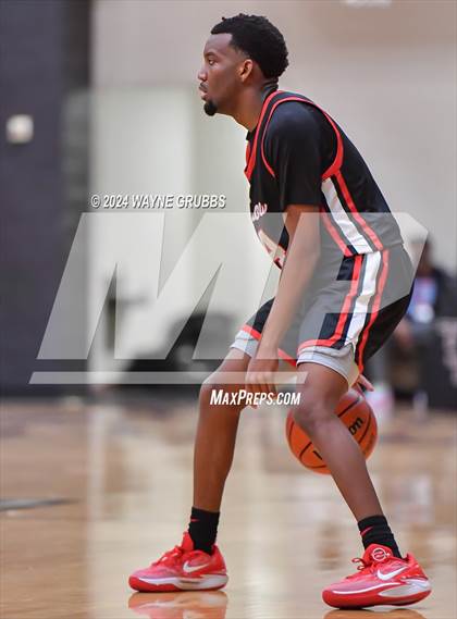 Thumbnail 1 in Chapel Hill vs. Kountze (Holiday Hoops Tournament) photogallery.