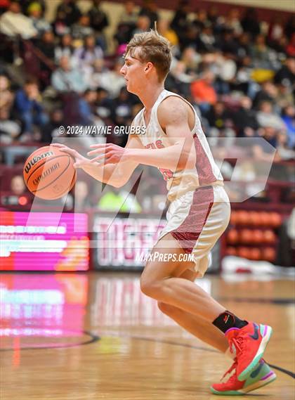 Thumbnail 1 in Chapel Hill vs. Kountze (Holiday Hoops Tournament) photogallery.