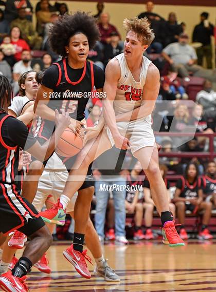 Thumbnail 2 in Chapel Hill vs. Kountze (Holiday Hoops Tournament) photogallery.