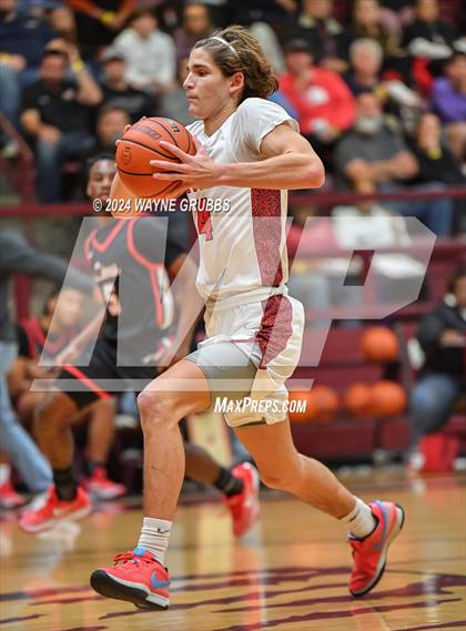 Thumbnail 1 in Chapel Hill vs. Kountze (Holiday Hoops Tournament) photogallery.