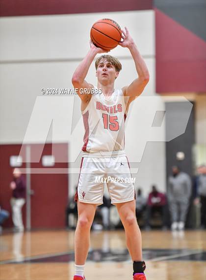 Thumbnail 1 in Chapel Hill vs. Kountze (Holiday Hoops Tournament) photogallery.