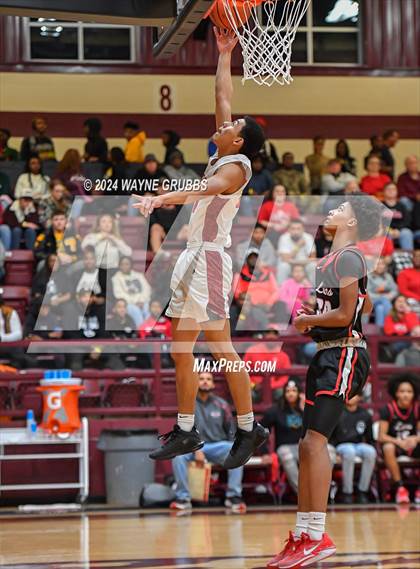 Thumbnail 1 in Chapel Hill vs. Kountze (Holiday Hoops Tournament) photogallery.
