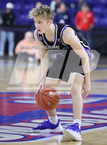 Thumbnail 2 in Georgetown vs Monument Mountain (MIAA Division 4 Final) photogallery.