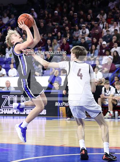 Thumbnail 1 in Georgetown vs Monument Mountain (MIAA Division 4 Final) photogallery.
