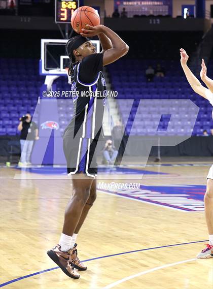 Thumbnail 2 in Georgetown vs Monument Mountain (MIAA Division 4 Final) photogallery.