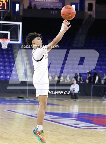 Thumbnail 2 in Georgetown vs Monument Mountain (MIAA Division 4 Final) photogallery.