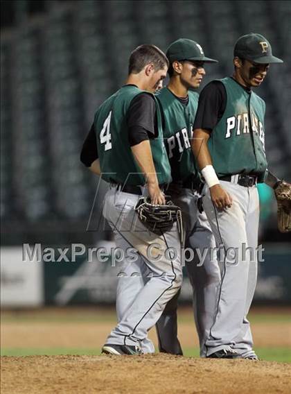 Thumbnail 3 in Calallen vs. Poteet (UIL 4A Semifinal) photogallery.