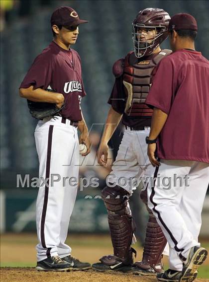 Thumbnail 3 in Calallen vs. Poteet (UIL 4A Semifinal) photogallery.
