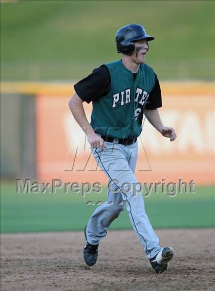 Thumbnail 2 in Calallen vs. Poteet (UIL 4A Semifinal) photogallery.